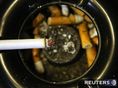 Cigarety, fajčenie, popolník