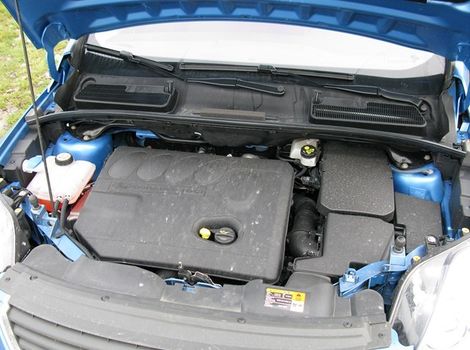 Ťažká Kuga dáva motoru pri rozjazdoch
zabrať.