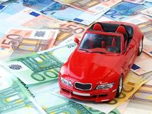 Euro, peniaze, bankovky, auto, šrotovné