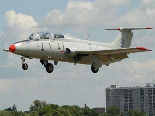 L-29 Delfín