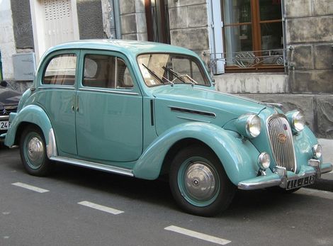 Licenčný Fiat 1100 dostal meno Simca-Fiat 8CV.
