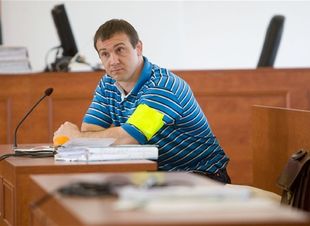 Róbert Okoličány zostáva za mrežami, figuruje
totiž v prípadoch, ktoré rieši Špecializovaný trestný súd.