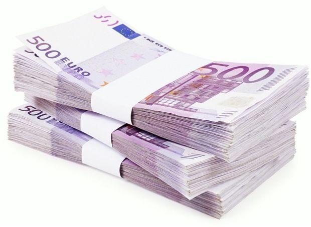 24799-euro-peniaze-bankovky-500-eur-nest