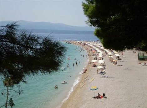Pláž Zlatni Rat na ostrove Brač.