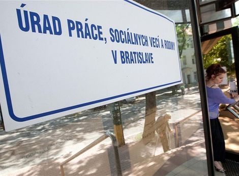 úrad práce, sociálnych vecí a rodiny, nezamestnanosť, práca