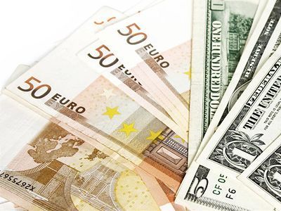 Dolár, euro, mena, peniaze