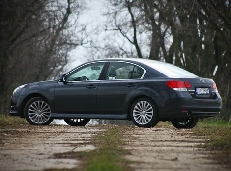Sedan kladie dôraz na dobrú aerodynamiku.