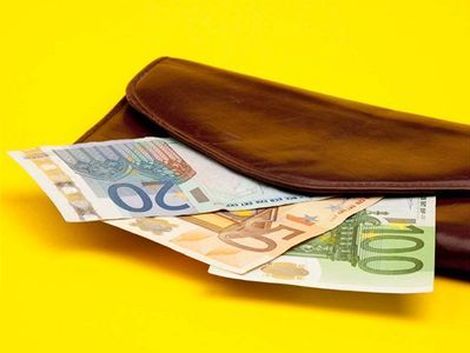 Peniaze, euro, peňaženka