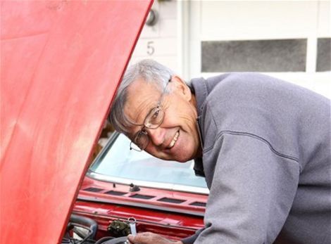 opravár, dôchodca, pracujúci, servis, auto