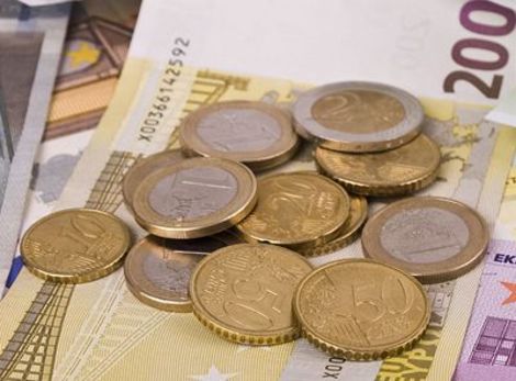 Peniaze, euro, mena