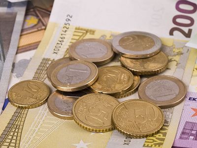 Peniaze, euro, mena