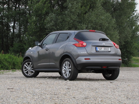 Pohon 4x4 dostanete len k najvýkonnejšiemu
motoru, ostatné verzie si musia vystačiť s pohonom predných kolies.