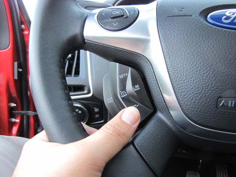 Ford dokázal na volant umiestniť až 21 tlačidiel.