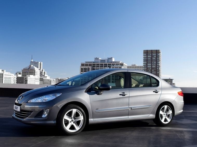 Peugeot 408 sedan