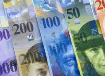 Brexit zakýva librou i eurom, švajčiarsky frank môže posilniť
