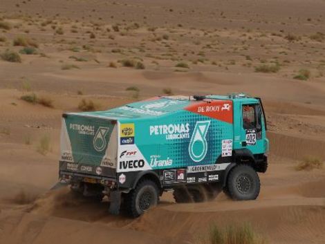 Na Dakare 2012 odšartujú štyri upravené kamióny Iveco
Trakker 4x4.