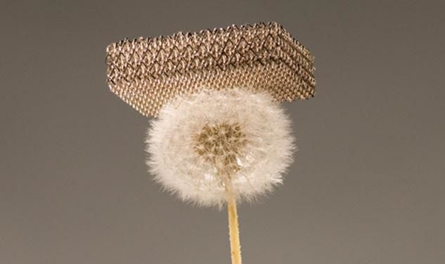 najľahší pevný materiál, caltech
