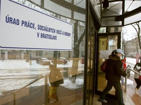 úrad práce, sociálnych vecí a rodiny, nezamestnanosť