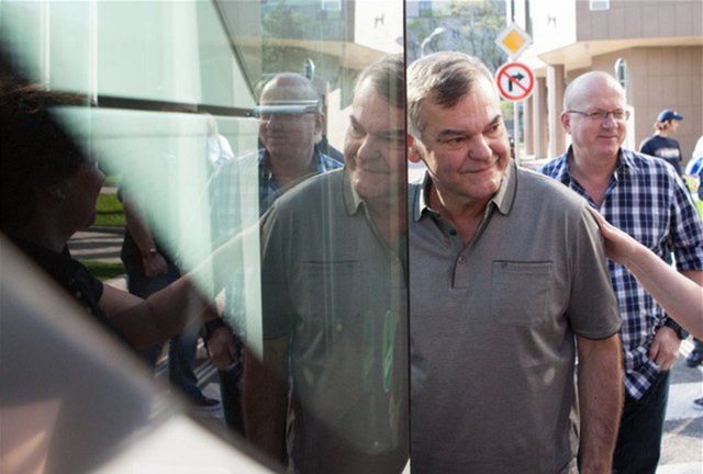 Vladimír Vůjtek pri odchode slovenskej výpravy do
Helsínk.