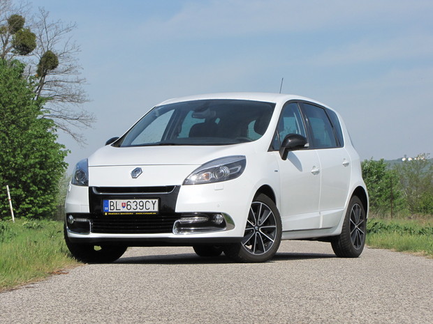Nebyť zimných pneumatík Michelin Primacy Alpin 205/55 R 17,
spotreba by bola ešte nižšia. Laboratórne meranie kombinovanej spotreby sa
totiž nerobí na zimných pneumatikách.