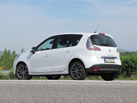Nedávny facelift Renaultu Scénic prospel.