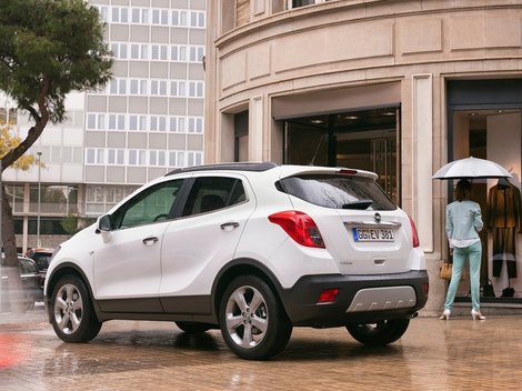 Elektro-hydraulická spojka dokáže na zadné kolesá
preniesť v prípade potreby maximálne 50 % krútiaceho momentu.