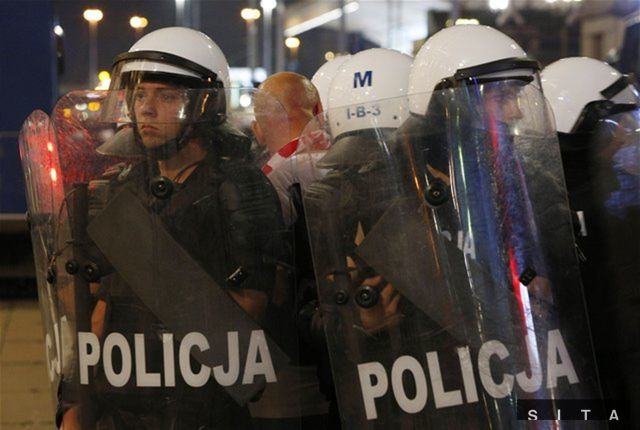 Varšavu strážilo policajné komando.