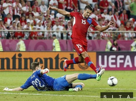 Milan Baroš v šanci.