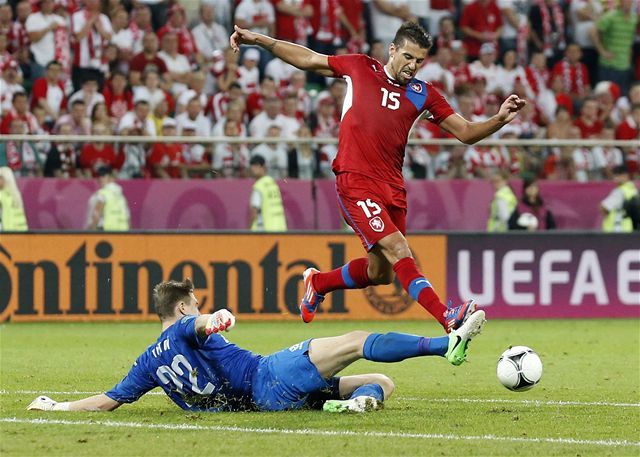 Milan Baroš v šanci.