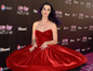 Katy Perry prišla v červenom zamate. 