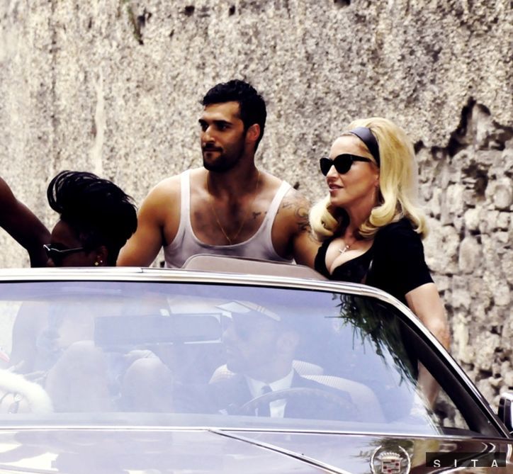 Speváčka Madonna nakrúcala videoklip ku skladbe Turn Up The
Radio v talianskej Florencii.
