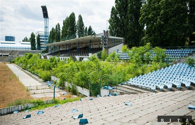 Rozpadajúce sa Tehelné Pole, na ktorom hrával svoje zápasy
bratislavský Slovan.