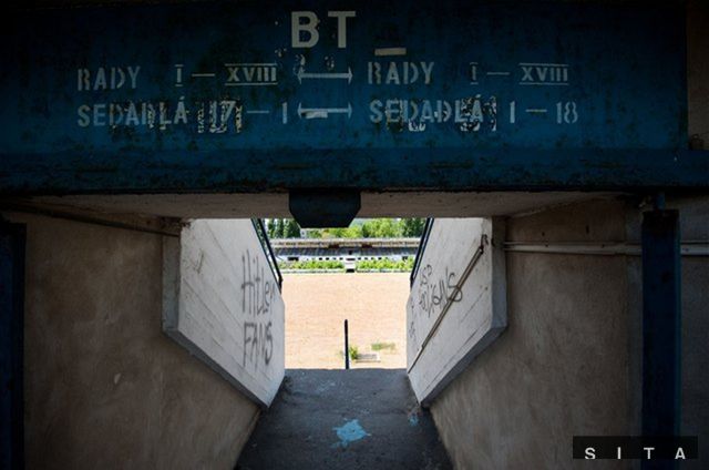 Rozpadajúce sa Tehelné Pole, na ktorom hrával svoje zápasy
bratislavský Slovan.