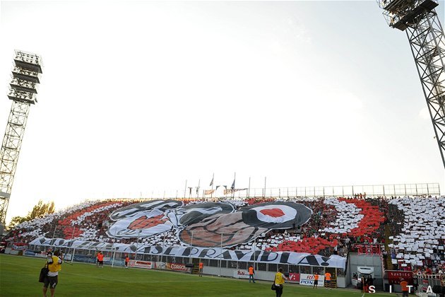 Trnavskí fanúšikovia počas zápasu 3. predkola európskej
futbalovej ligy medzi FC Spartak Trnava a FC Steaua Bukuresti.
