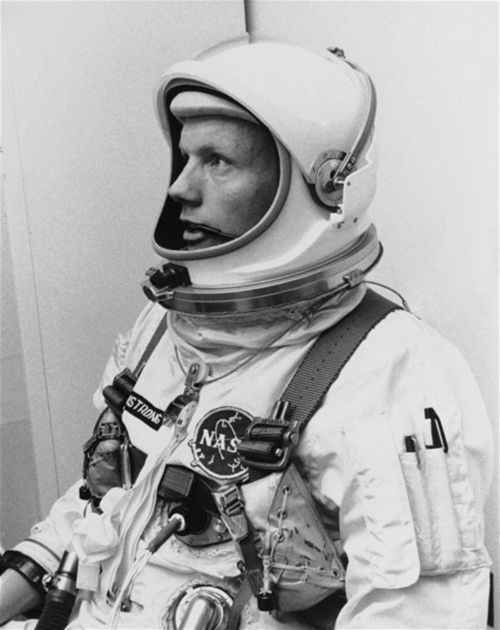 Neil Armstrong, prvý človek na Mesiaci.