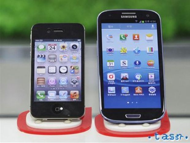 iPhone 4S, Samsung Galaxy S3