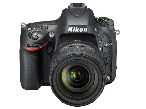 Nikon D600, zrkadlovka
