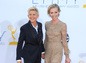 Moderátorka Ellen DeGeneres a jej manželka - herečka
Portia de Rossi (v nohavicovom overale Valentino). 
