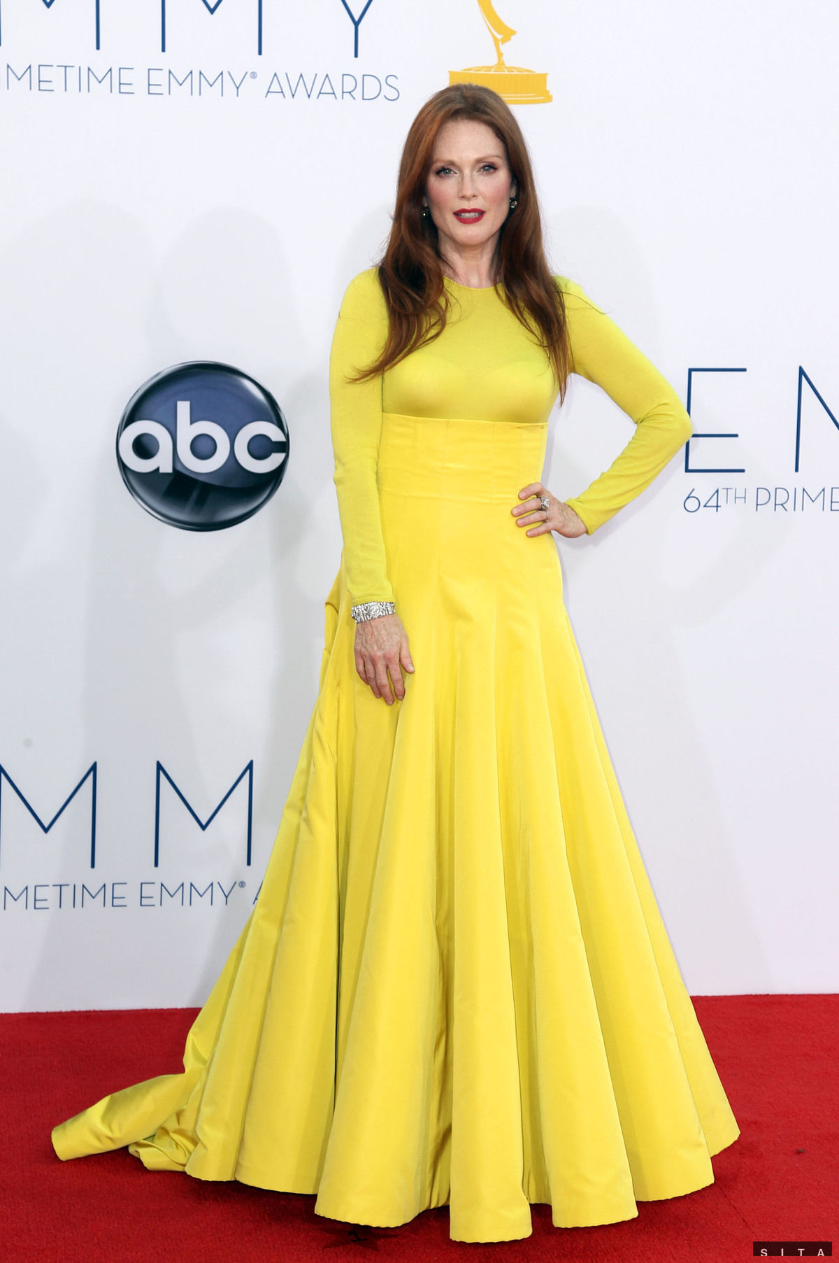 Herečka Julianne Moore si na galavečer obliekla róbu z
kolekcie haute couture značky Dior.