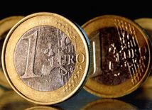 Euro, peniaze, ekonomika, graf