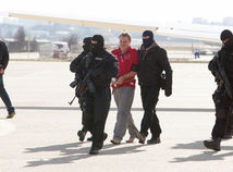 letisko, prilet, policia, kuklac, viliam misenka