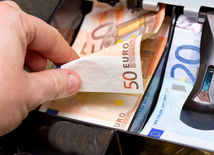 peniaze, euro, výplata, dane, odvody, obchod