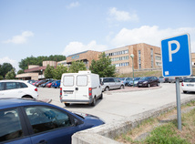 parkovisko, parkovanie, nemocnica Antolská
