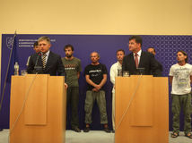 Fico, Lajčák, Irán, paraglajderi