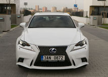 Lexus IS 300h F Sport
