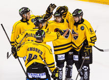 Radosť hráčov Kalpa Kuopio v súboji European Trophy.