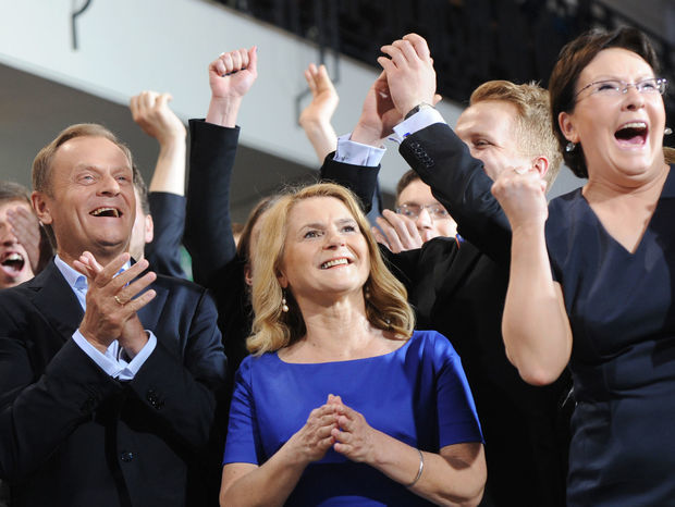 Poľský premiér Donald Tusk sa teší z víťazstva
Občianskej platformy v eurovoľbách.