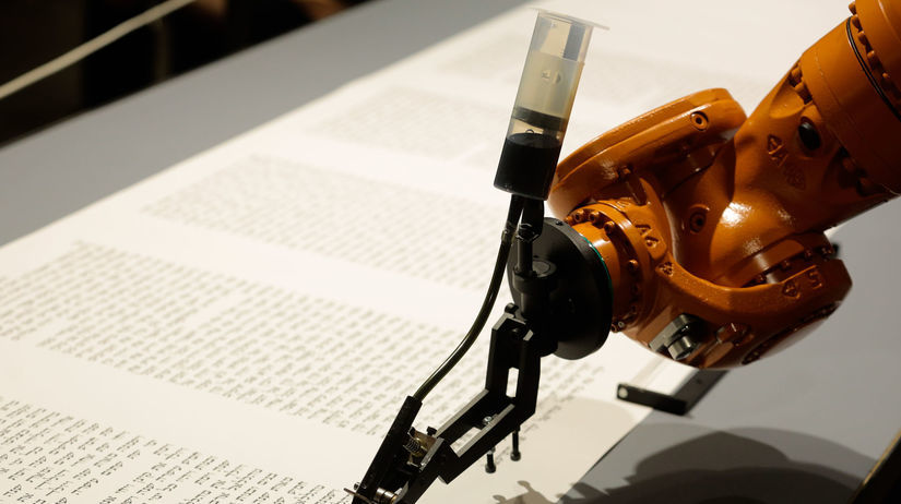 Ein Roboter aus dem Jüdischen Museum in Berlin transkribiert die Thora – Technologien – Wissenschaft und Technik