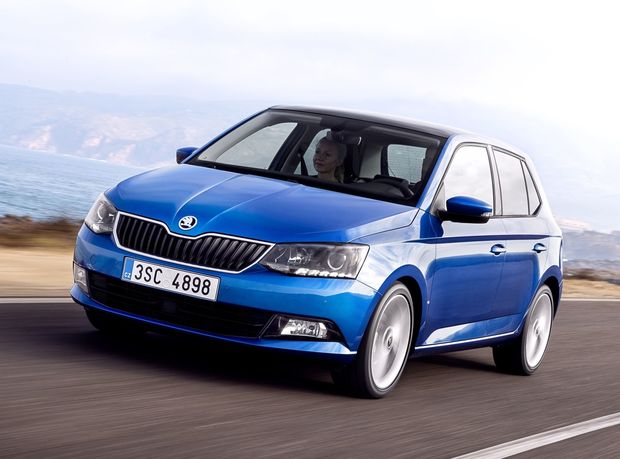 Najpredávanejšou značkou u nás je stále Škoda a
najpredávanejším autom Fabia. Na českú automobilku sa ďalší nechytajú.
Jej celkový výsledok je takmer dvojnásobný v porovnaní s druhým
Volkswagenom a tretím Hyundaiom.