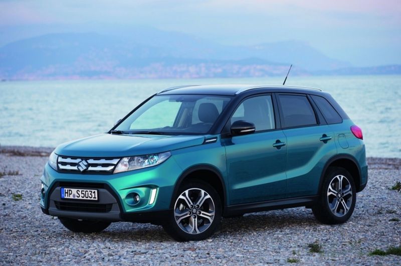 Tretie miesto Vitary je veľkým úspechom. Podarilo sa jej
poraziť aj veľké SUV Volvo XC90 či Hyundai Tucson. Jej silnou zbraňou je
vynikajúci cenovo-hodnotový pomer, nízka spotreba a asistenčné systémy.